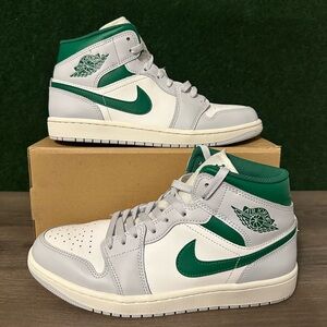 Jordan 1 Mid ‘White Pure Platinum Pine Green’ Size 9.5